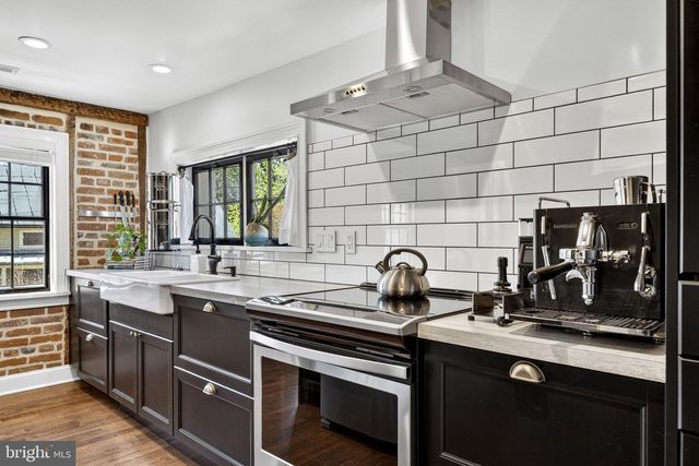 301 E GERMAN ST, Shepherdstown, WV 25443