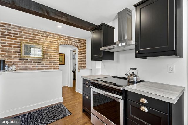 301 E GERMAN ST, Shepherdstown, WV 25443