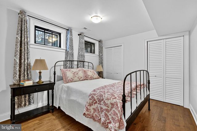 301 E GERMAN ST, Shepherdstown, WV 25443