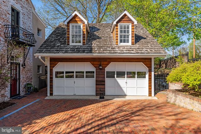 301 E GERMAN ST, Shepherdstown, WV 25443