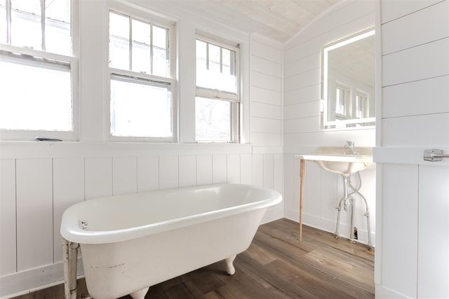 307 Ridgewood Street, Grand Rapids, MI 49548