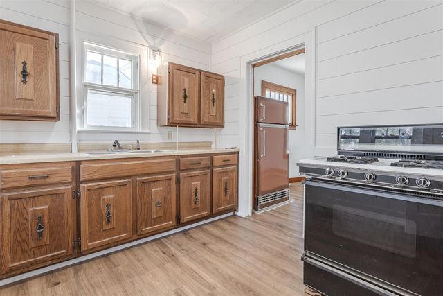 307 Ridgewood Street, Grand Rapids, MI 49548