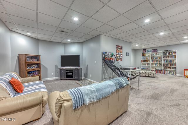 201 Highland Ridge Terrace, Johnson City, TN 37615