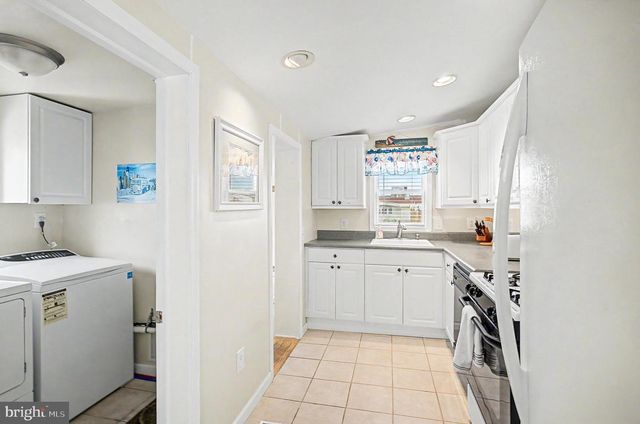 1022 SOUTH GREEN STREET, Tuckerton, NJ 08087
