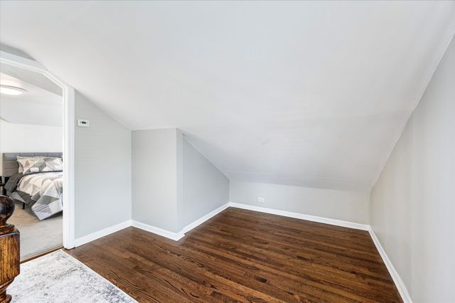 272 N Willow Road, Elmhurst, IL 60126