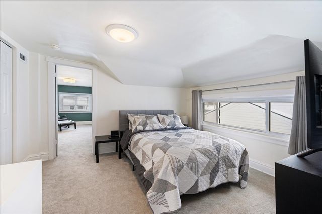 272 N Willow Road, Elmhurst, IL 60126