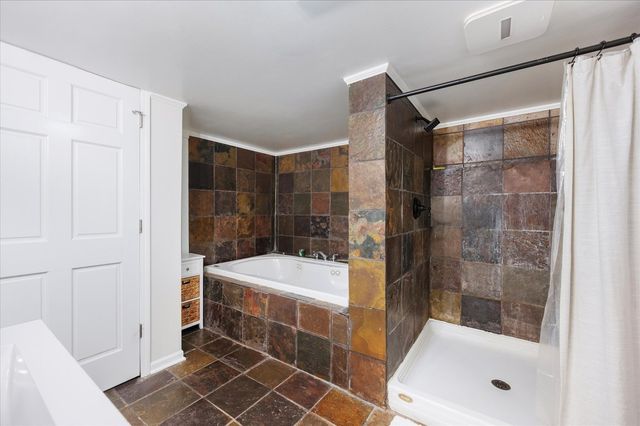 272 N Willow Road, Elmhurst, IL 60126