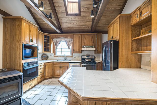 9069 ROUTE 89, North East, PA 16428