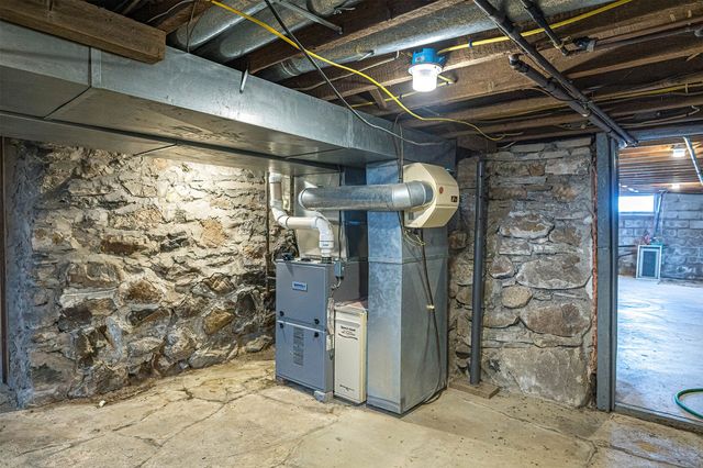 9069 ROUTE 89, North East, PA 16428