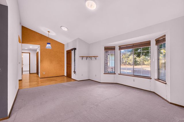 5312 Engle Rd, Carmichael, CA 95608