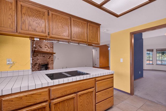 5312 Engle Rd, Carmichael, CA 95608
