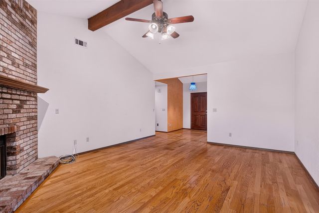 5312 Engle Rd, Carmichael, CA 95608