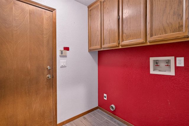 5312 Engle Rd, Carmichael, CA 95608
