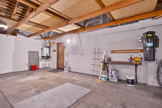 5312 Engle Rd, Carmichael, CA 95608