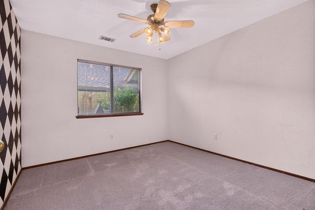 5312 Engle Rd, Carmichael, CA 95608