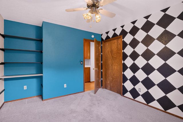 5312 Engle Rd, Carmichael, CA 95608