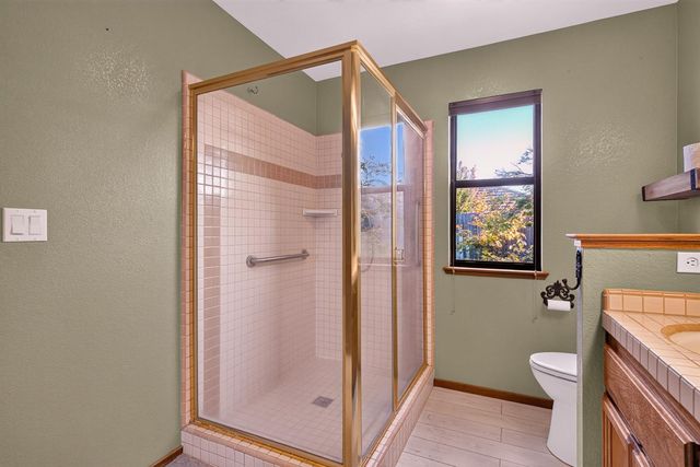 5312 Engle Rd, Carmichael, CA 95608