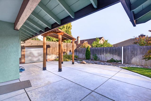 5312 Engle Rd, Carmichael, CA 95608