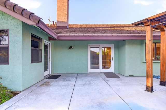 5312 Engle Rd, Carmichael, CA 95608