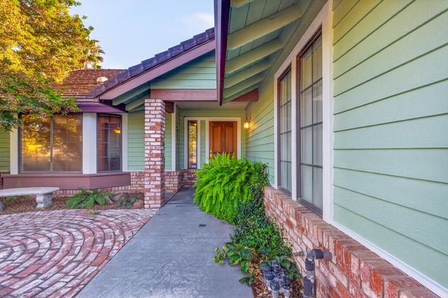 5312 Engle Rd, Carmichael, CA 95608