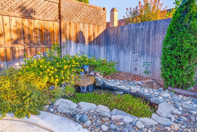 5312 Engle Rd, Carmichael, CA 95608