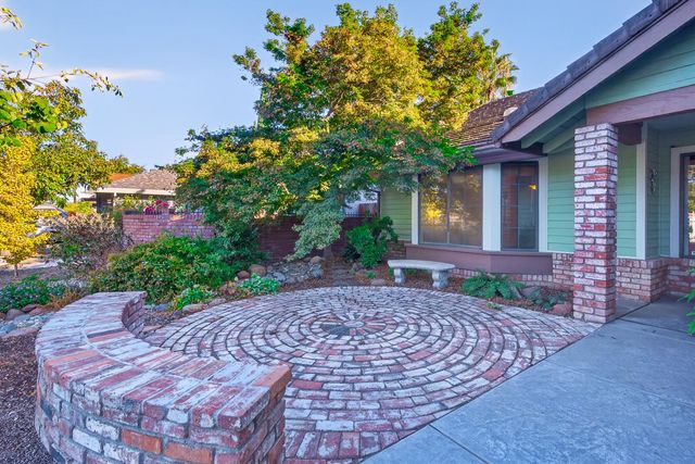 5312 Engle Rd, Carmichael, CA 95608