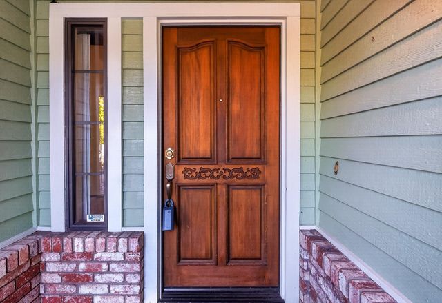 5312 Engle Rd, Carmichael, CA 95608
