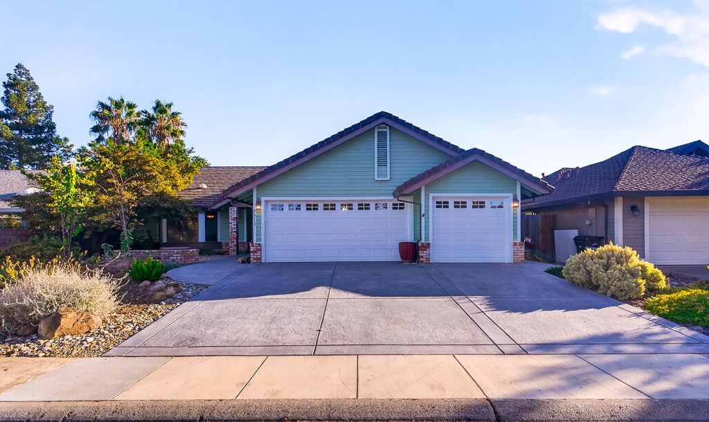 5312 Engle Rd, Carmichael, CA 95608