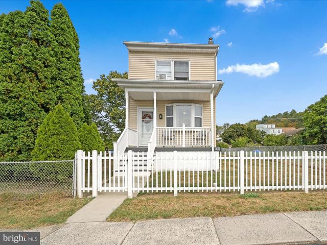 305 BEECHWOOD AVE, Pottsville, PA 17901