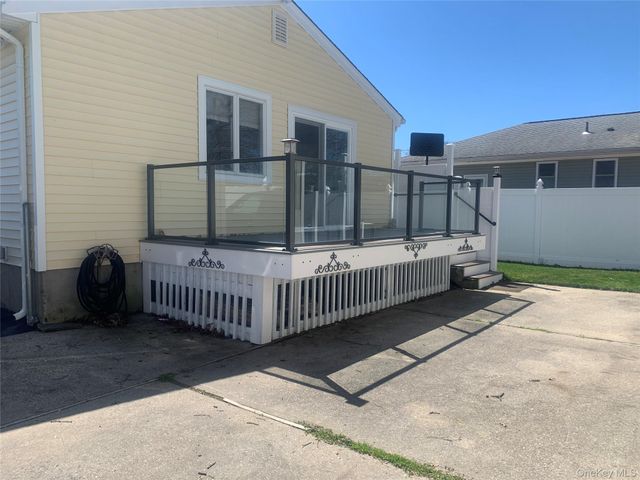 159 Parkwood Drive, Shirley, NY 11967