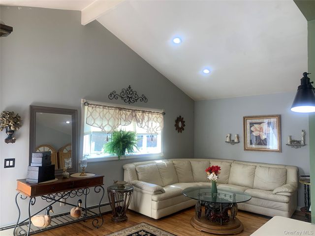 159 Parkwood Drive, Shirley, NY 11967