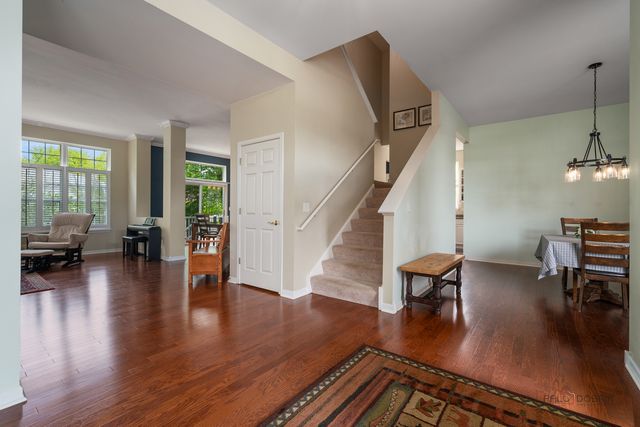 146 Colonial Drive, Vernon Hills, IL 60061