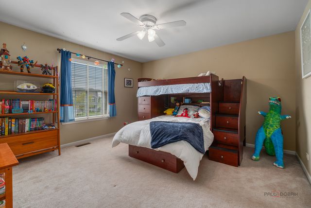 146 Colonial Drive, Vernon Hills, IL 60061