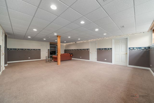 146 Colonial Drive, Vernon Hills, IL 60061