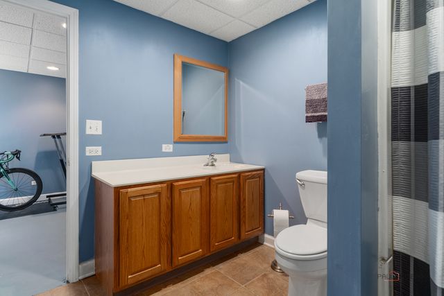 146 Colonial Drive, Vernon Hills, IL 60061