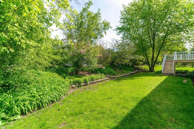 146 Colonial Drive, Vernon Hills, IL 60061