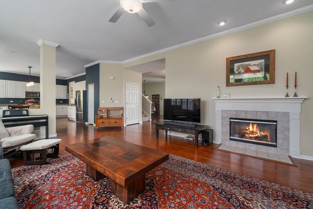 146 Colonial Drive, Vernon Hills, IL 60061
