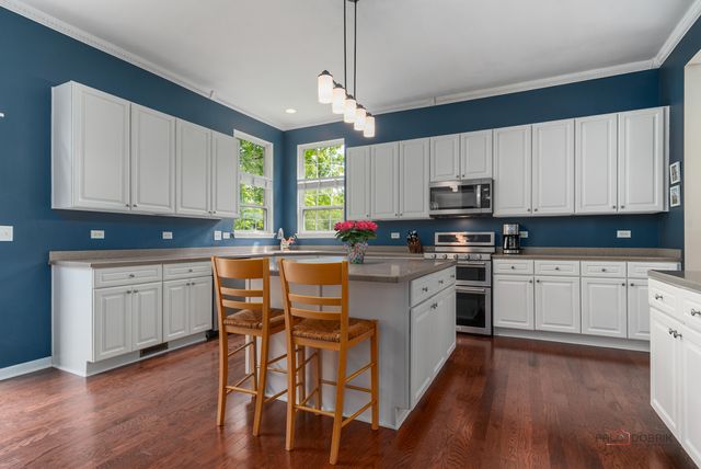 146 Colonial Drive, Vernon Hills, IL 60061