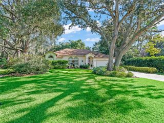 9856 FAIRWAY CIRCLE, Leesburg, FL 34788