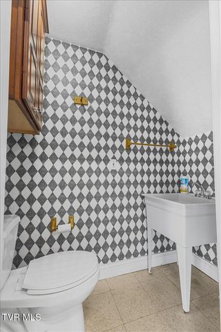 295 Brown Circle, Blountville, TN 37617
