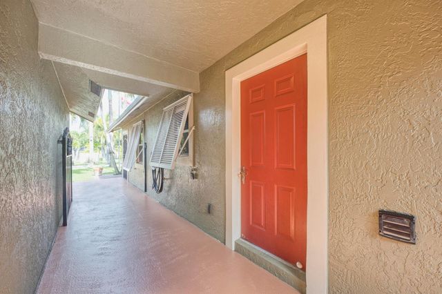 1672 ERIE Terrace, Palm Springs, FL 33406