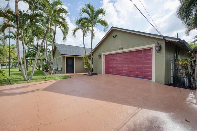 1672 ERIE Terrace, Palm Springs, FL 33406