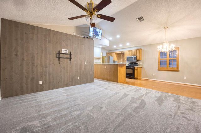 1672 ERIE Terrace, Palm Springs, FL 33406