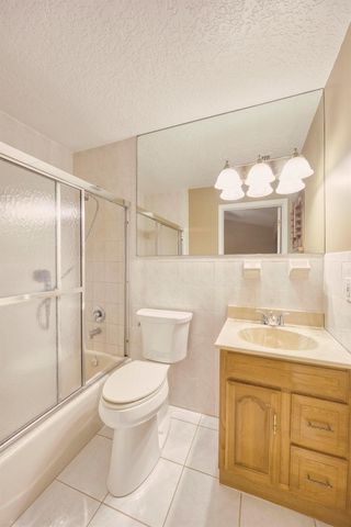 1672 ERIE Terrace, Palm Springs, FL 33406
