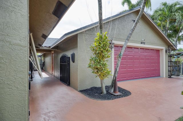 1672 ERIE Terrace, Palm Springs, FL 33406