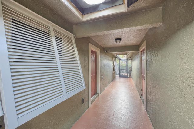 1672 ERIE Terrace, Palm Springs, FL 33406