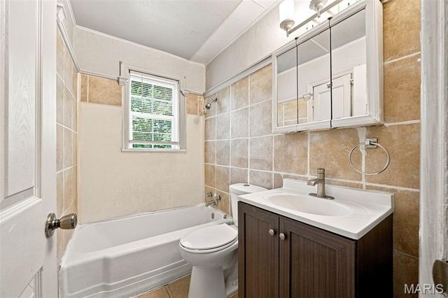 41 Henquin Drive, St Louis, MO 63135