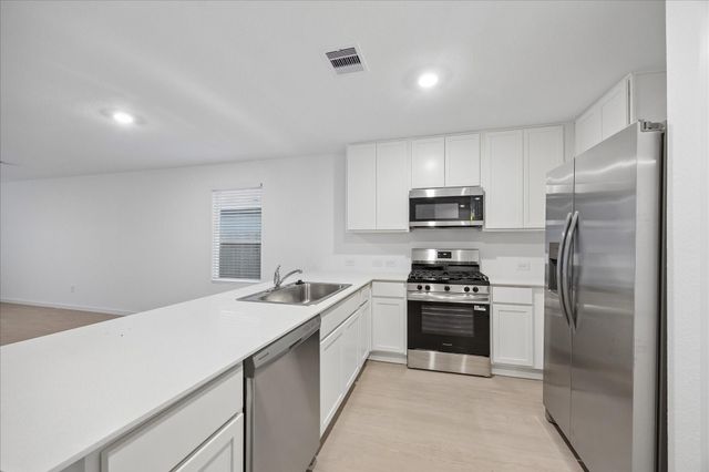 337 Grayson Baw Lane, Waller, TX 77484