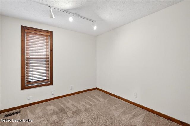 8920 Wimsatt Way, Louisville, KY 40291