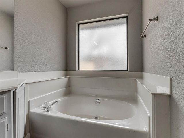 11508 Wallace Avenue, Oklahoma City, OK 73162